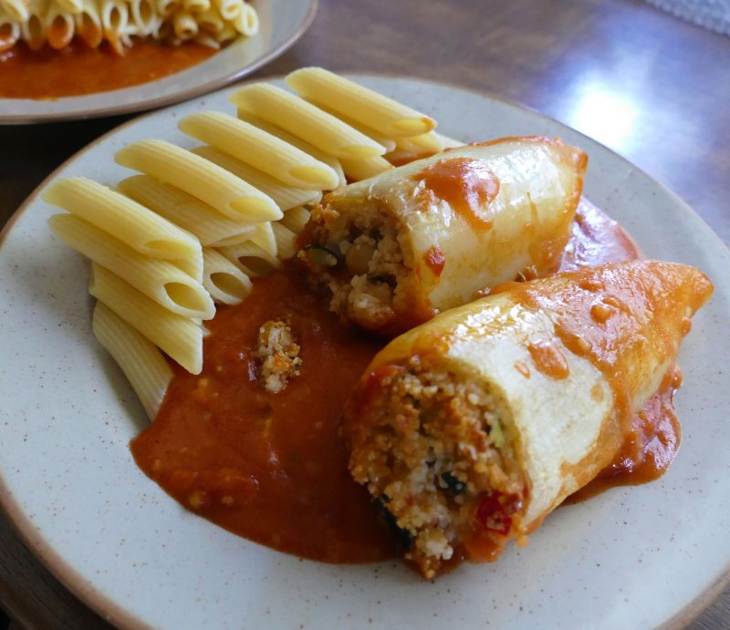 plnene papriky rajcatova omacka kuskus vegan papriky